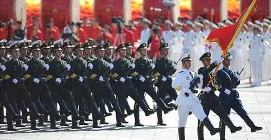 现代诗词欣赏——军装情怀